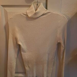 White turtleneck long sleeve!!